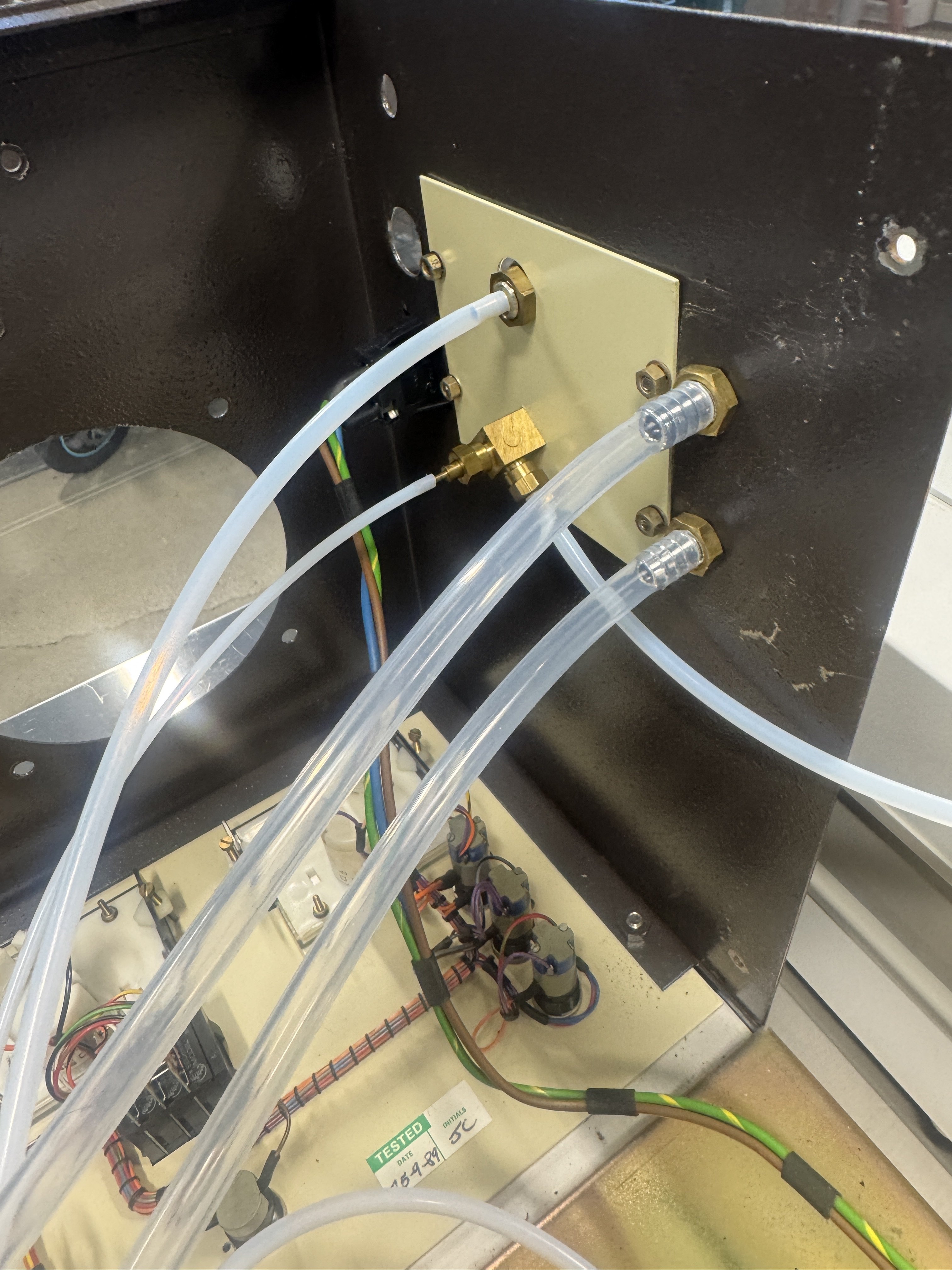 The new feed-through section, with all brand new PTFE and silicone tubing